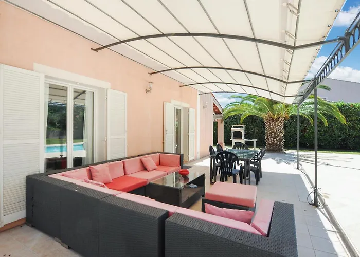 Awesome Home In La Roquette-Sur-Siagne